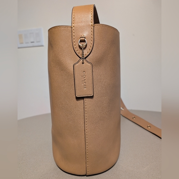 Coach Bleecker Bucket Bag Honey Brown - Picture 3 of 8